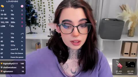 Snapshot of dixipixi_ chatting on December 19, 1:29 pm dixipixi_ online show from December 19, 1:29 pm