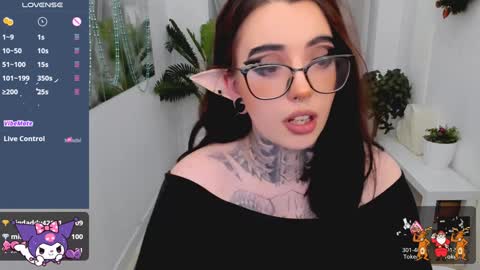 Snapshot of dixipixi_ chatting on December 28, 11:52 am dixipixi_ online show from December 28, 11:52 am