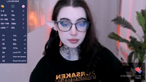 Snapshot of dixipixi_ chatting on January 24, 5:42 am dixipixi_ online show from January 24, 5:42 am