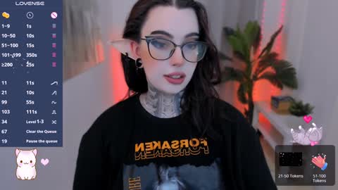 Snapshot of dixipixi_ chatting on January 31, 6:57 am dixipixi_ online show from January 31, 6:57 am