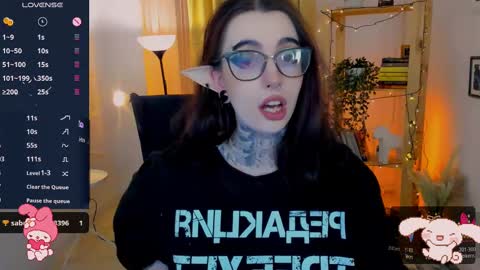 Snapshot of dixipixi_ chatting on February 9, 8:54 am dixipixi_ online show from February 9, 8:54 am