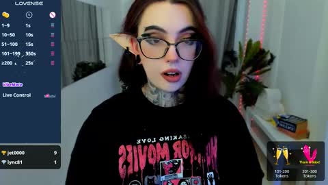 Snapshot of dixipixi_ chatting on February 22, 9:12 am dixipixi_ online show from February 22, 9:12 am