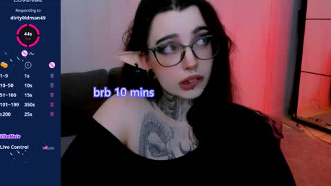 Snapshot of dixipixi_ chatting on March 6, 1:03 pm dixipixi_ online show from March 6, 1:03 pm