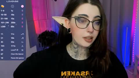 Snapshot of dixipixi_ chatting on September 19, 5:42 am dixipixi_ online show from September 19, 5:42 am