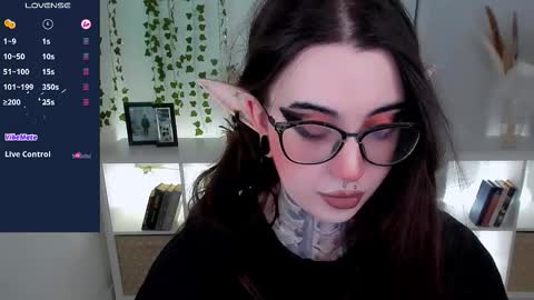 Snapshot of dixipixi_ chatting on October 11, 6:01 am dixipixi_ online show from October 11, 6:01 am