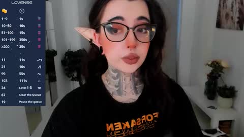 Snapshot of dixipixi_ chatting on October 12, 5:50 am dixipixi_ online show from October 12, 5:50 am