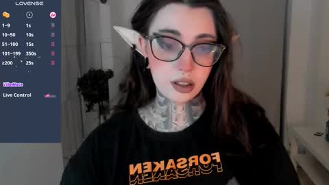 Snapshot of dixipixi_ chatting on October 19, 5:41 am dixipixi_ online show from October 19, 5:41 am