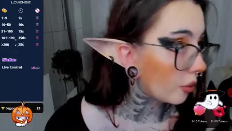 Snapshot of dixipixi_ chatting on November 14, 5:50 am dixipixi_ online show from November 14, 5:50 am