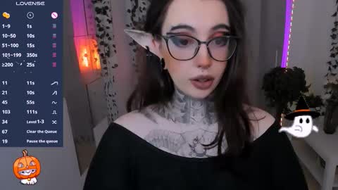 Snapshot of dixipixi_ chatting on November 22, 5:50 am dixipixi_ online show from November 22, 5:50 am