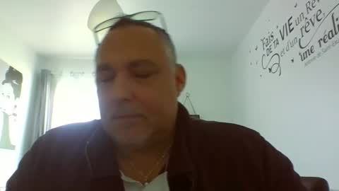 djeauzy77 online show from April 17, 8:06 am