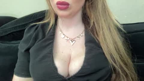 djelina940 online show from August 8, 12:07 pm