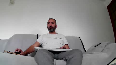 Snapshot of djo3322 chatting on December 10, 12:49 pm Djo online show from December 10, 12:49 pm