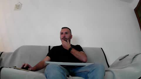 Snapshot of djo3322 chatting on December 12, 10:31 pm Djo online show from December 12, 10:31 pm