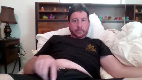 Snapshot of dlew505 chatting on May 23, 8:46 pm come say hey lets chat online show from May 23, 8:46 pm