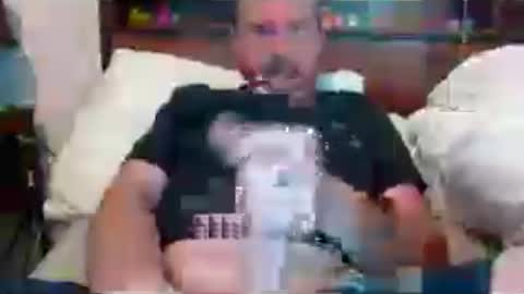 Snapshot of dlew505 chatting on May 26, 7:10 pm come say hey lets chat online show from May 26, 7:10 pm