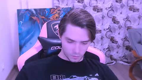 Snapshot of dmitryromanov chatting on December 1, 4:39 am Dead A online show from December 1, 4:39 am