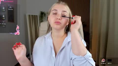 Snapshot of do_u_want_alice chatting on September 17, 2:24 am Alice online show from September 17, 2:24 am