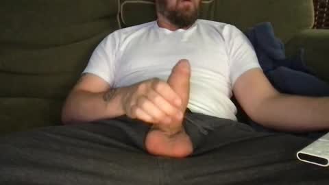 Snapshot of dobbydoob chatting on August 6, 2:24 am dobbydoob online show from August 6, 2:24 am