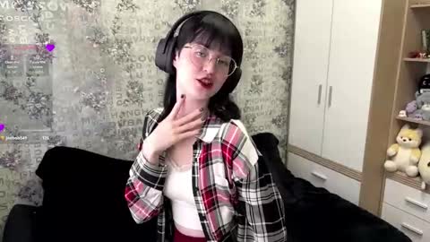 Annie PVT IS OPEN online show from September 24, 12:08 pm