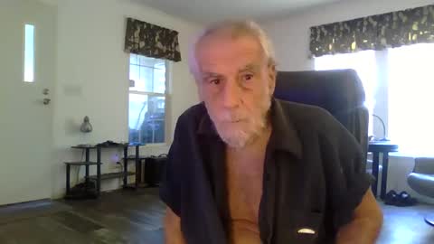 Snapshot of dogluc7 chatting on December 5, 7:28 pm dogluc7 online show from December 5, 7:28 pm