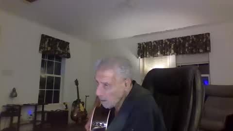 Snapshot of dogluc7 chatting on December 30, 12:22 am dogluc7 online show from December 30, 12:22 am