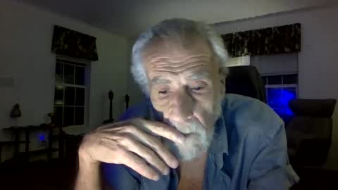 Snapshot of dogluc7 chatting on January 29, 4:26 am dogluc7 online show from January 29, 4:26 am