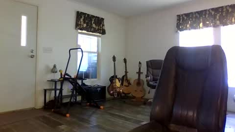 Snapshot of dogluc7 chatting on February 1, 4:44 pm dogluc7 online show from February 1, 4:44 pm