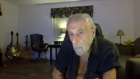 Snapshot of dogluc7 chatting on March 2, 1:26 am dogluc7 online show from March 2, 1:26 am