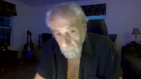 Snapshot of dogluc7 chatting on March 4, 11:22 pm dogluc7 online show from March 4, 11:22 pm