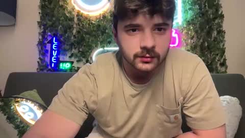 Snapshot of dohmerboyz chatting on February 18, 5:25 am GIJO online show from February 18, 5:25 am