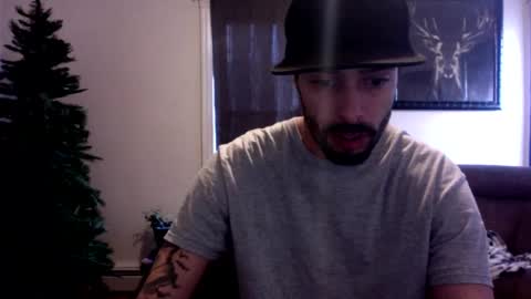 Snapshot of doingmek9 chatting on December 14, 2:31 pm doingmek9 online show from December 14, 2:31 pm