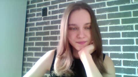 dolcezza_ online show from April 14, 11:16 am