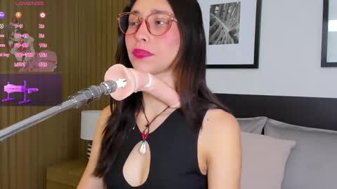 Bella  online show from April 18, 7:58 pm