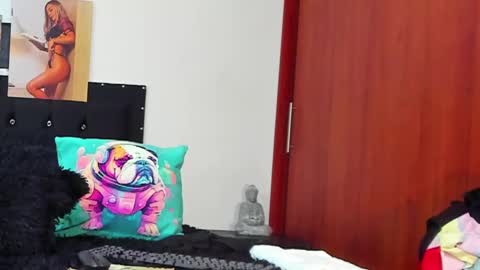 Snapshot of doll_celeste19 chatting on January 16, 3:23 am C E L E S T E online show from January 16, 3:23 am