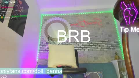 Snapshot of doll_danna chatting on February 20, 1:25 am Luciana My online show from February 20, 1:25 am