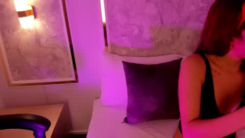 Snapshot of doll_eyeess_ chatting on November 20, 2:34 am D online show from November 20, 2:34 am