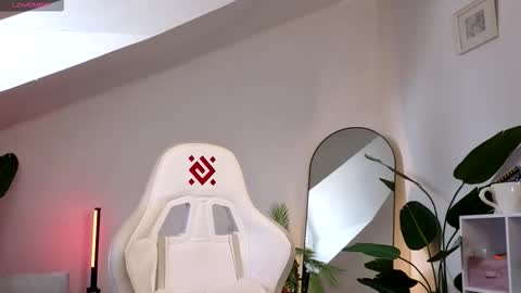 Your doll Lesli online show from September 30, 6:29 am