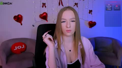 doll_vey online show from April 12, 9:03 am