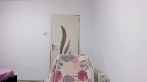 Snapshot of dollcedolly chatting on January 7, 10:01 am Eva online show from January 7, 10:01 am