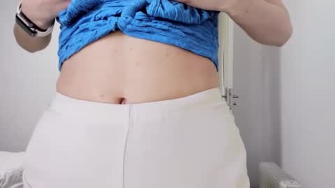 Snapshot of dollcedolly chatting on March 10, 10:04 am Eva online show from March 10, 10:04 am