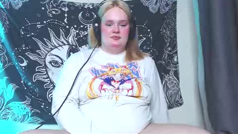 Snapshot of dolled_up_cvnt chatting on October 8, 9:45 pm Miss Rose online show from October 8, 9:45 pm