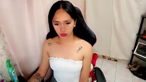 Snapshot of dolljane2001 chatting on October 28, 5:22 am Jane online show from October 28, 5:22 am