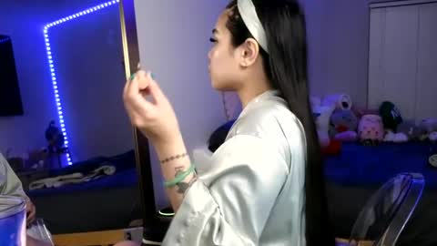 Snapshot of dolllface chatting on December 29, 12:52 am DOLLLFACE online show from December 29, 12:52 am