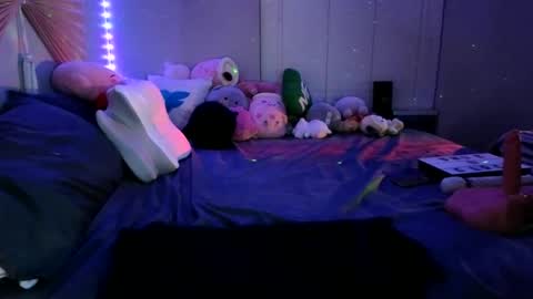 Snapshot of dolllface chatting on December 30, 10:21 am DOLLLFACE online show from December 30, 10:21 am