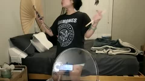 Snapshot of dolllface chatting on December 31, 11:49 pm DOLLLFACE online show from December 31, 11:49 pm