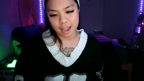 Snapshot of dolllface chatting on January 18, 6:24 am DOLLLFACE online show from January 18, 6:24 am