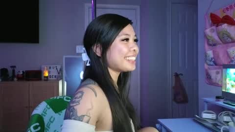 Snapshot of dolllface chatting on February 26, 9:21 am DOLLLFACE online show from February 26, 9:21 am