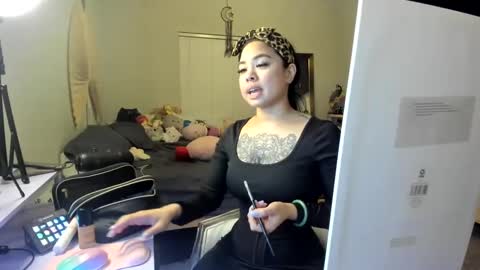 Snapshot of dolllface chatting on March 9, 1:14 am DOLLLFACE online show from March 9, 1:14 am