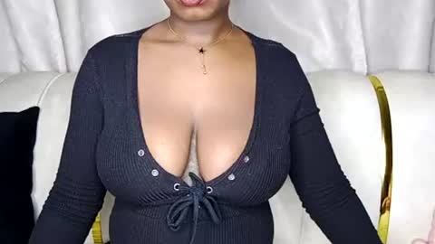 Snapshot of dolllux_gee chatting on July 20, 12:14 am Gee Independent Model EATUTC3 11PM-3AM 2AM-6AM online show from July 20, 12:14 am