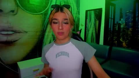 Dolly pocket online show from March 17, 9:18 pm